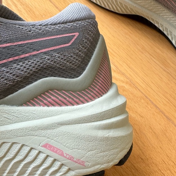 ASICS GT-1000 11 Running Shoes - Picture 6 of 9